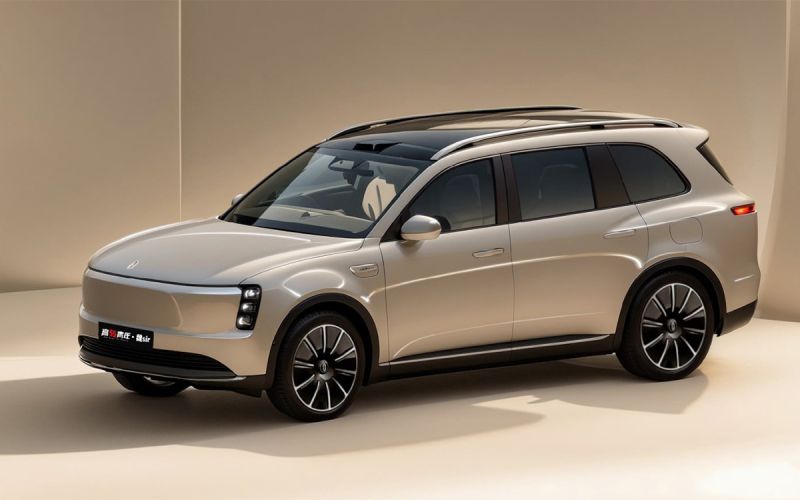 Автопилот Lada, новинки КНР, закрытие заводов и рост авторынка: итоги