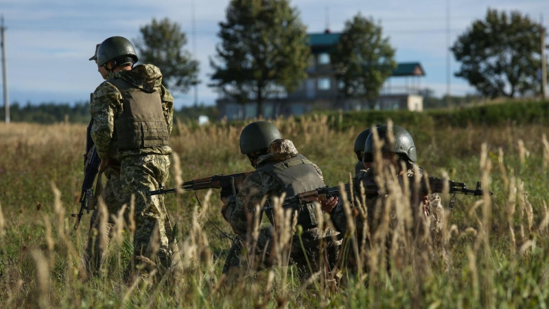 СМИ рассказали, кого Украина отправит в окопы