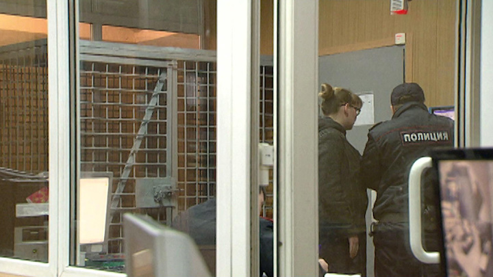 Житель Дагестана шантажировал односельчанку интимными фотографиями - Новости на Вести.ru