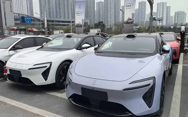 
            Названы сроки выхода нового Avatr 06. Его ждут в России
        