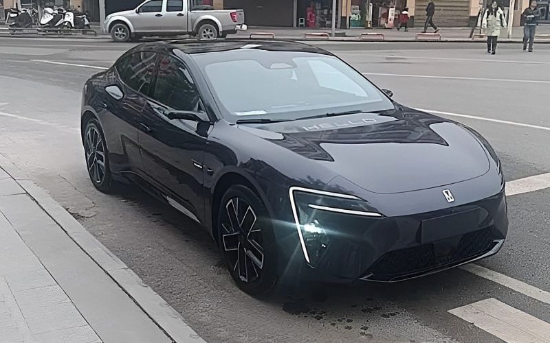 
            Названы сроки выхода нового Avatr 06. Его ждут в России
        