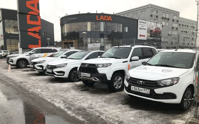 
            «Веста» на максималках». Как мы покупали новую Lada Aura
        