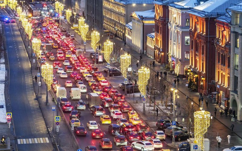 
            Власти Москвы рассказали, когда на дороги вернутся пробки
        