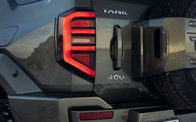 
            Экстремальный тест нового Tank 400. Сумеет ли он победить Land Cruiser
        