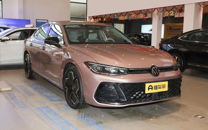 
            Почти как в 2022 году. В Китае рухнули цены на европейские автомобили
        