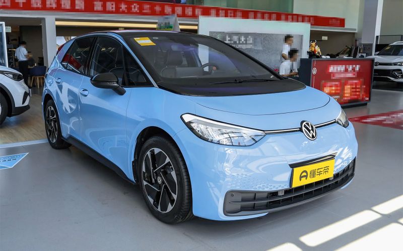 
            Почти как в 2022 году. В Китае рухнули цены на европейские автомобили
        