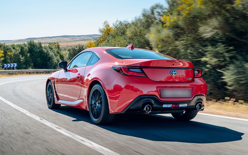 В Россию приехала Toyota GR86. Цена и оснащение