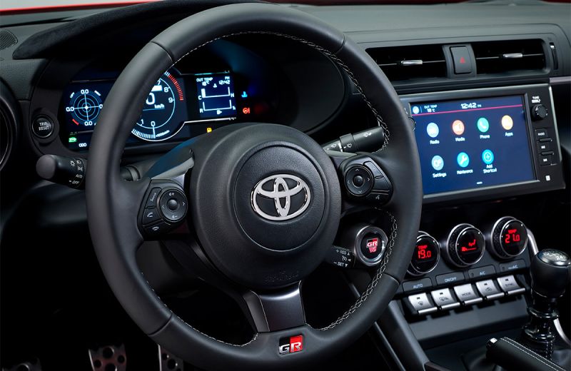 В Россию приехала Toyota GR86. Цена и оснащение