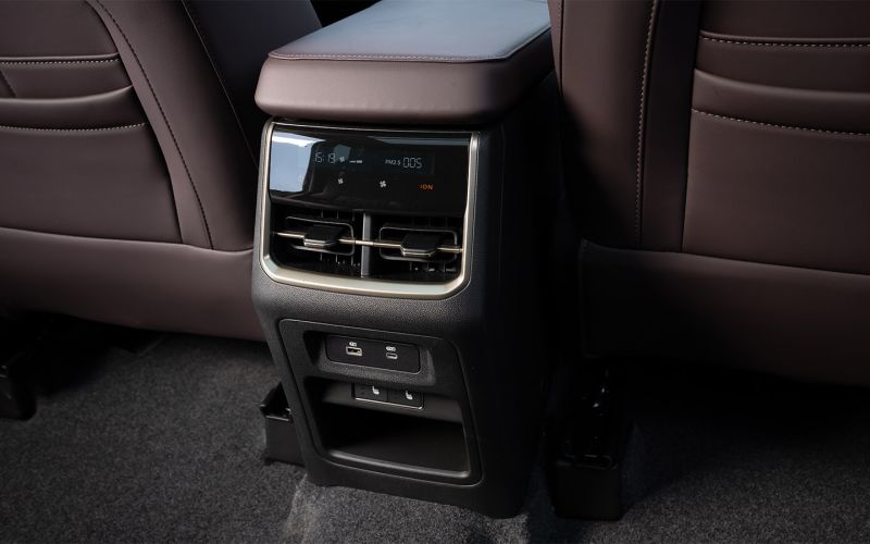 
            Живи легко, если сможешь. Тест-драйв Soueast S07 и Soueast S09
        