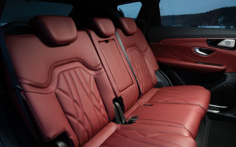 
            Живи легко, если сможешь. Тест-драйв Soueast S07 и Soueast S09
        