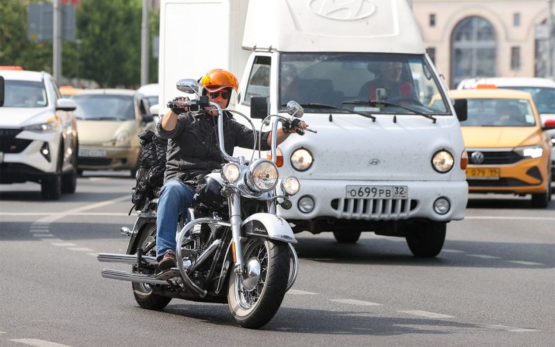 
            4 важных изменения для водителей с 1 апреля. Замена прав, штрафы и ОСАГО
        