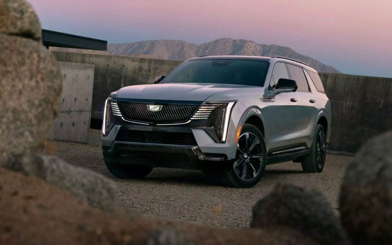 750 л.с. за $133 тыс. Cadillac показал новый внедорожник Escalade IQL