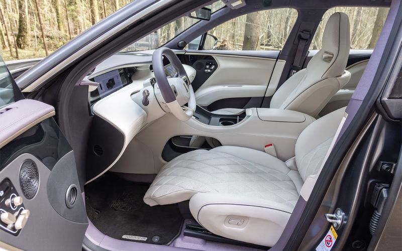 
            Агент «один-один». Первый тест Avatr 11 в российской спецификации
        