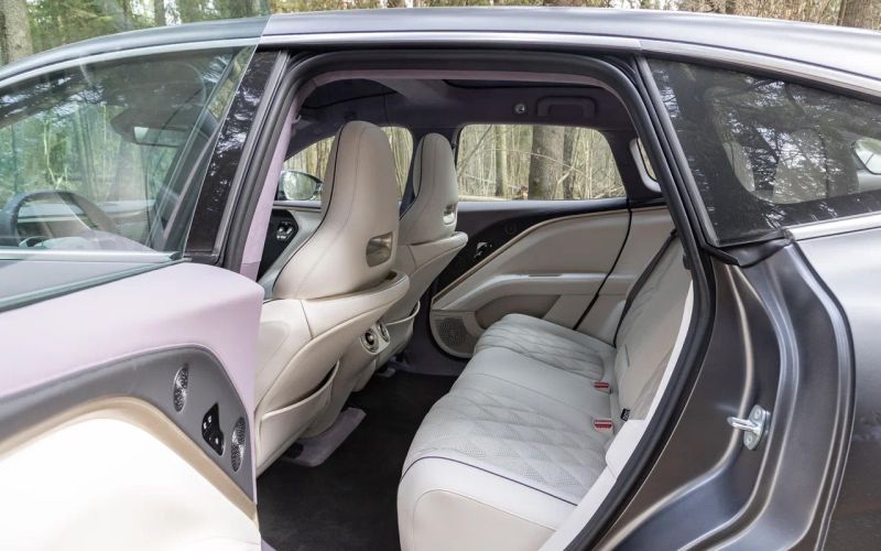 
            Агент «один-один». Первый тест Avatr 11 в российской спецификации
        