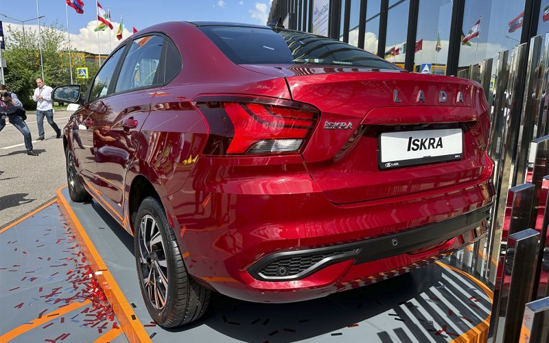 Чем новая Lada Iskra окажется лучше или хуже флагманской Vesta. В деталях