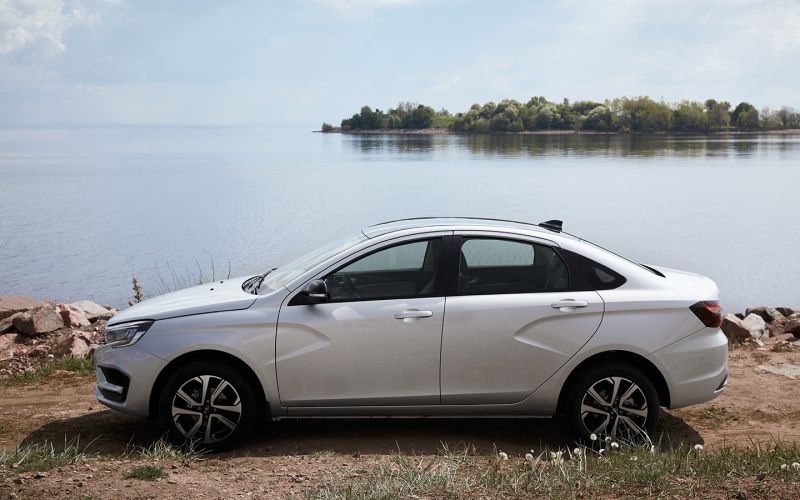 Чем новая Lada Iskra окажется лучше или хуже флагманской Vesta. В деталях