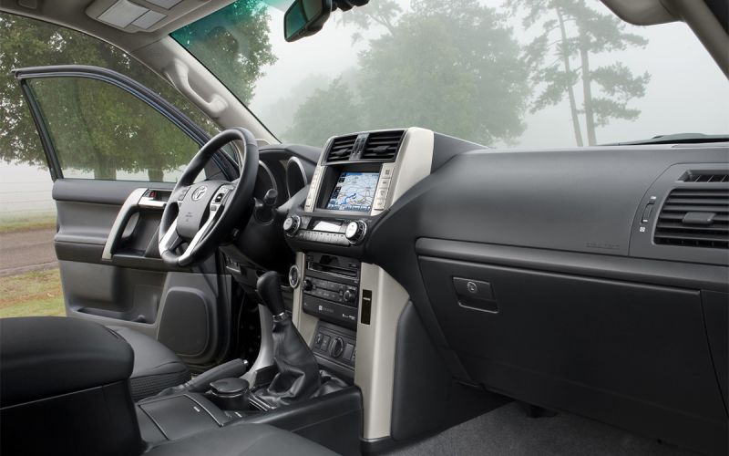 
            Land Cruiser за ₽3 млн? Взгляните, сколько стоили машины 15 лет назад
        