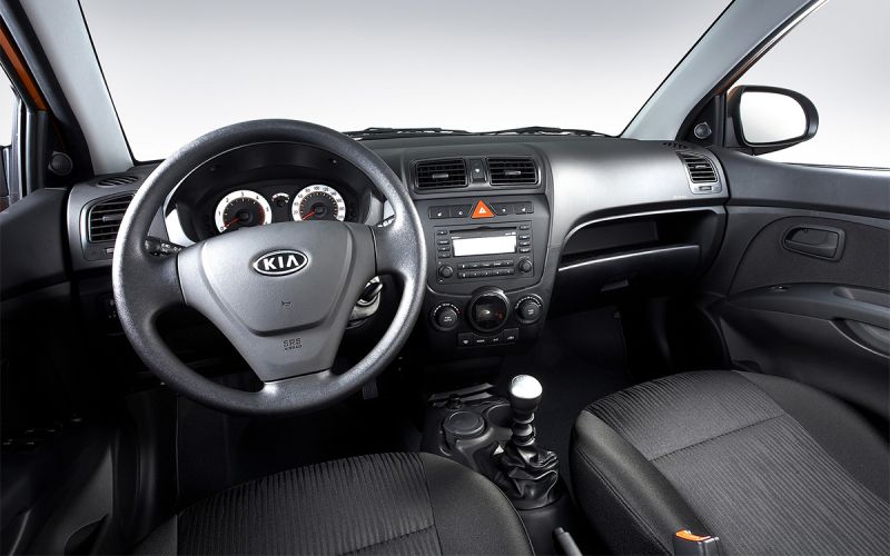 
            Land Cruiser за ₽3 млн? Взгляните, сколько стоили машины 15 лет назад
        