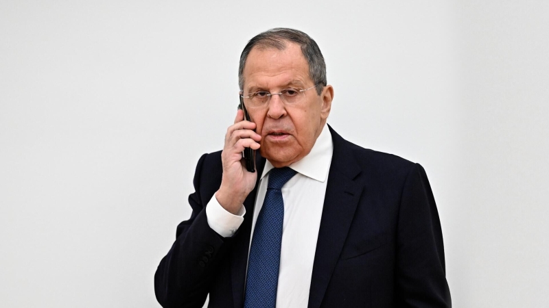 Лавров не опускается до ненужных разборок, заявил Медведев