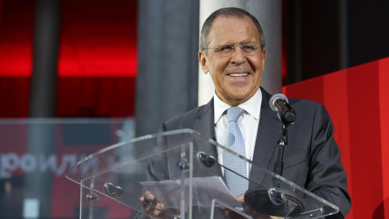 Лавров не опускается до ненужных разборок, заявил Медведев