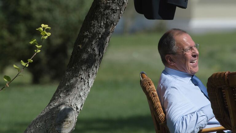 Медведев рассказал о дипломатическом такте Лаврова