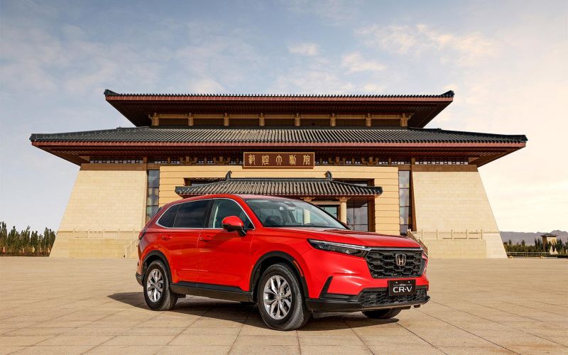 
            «Мы никогда не уходили». Все о новых схемах работы Honda в России
        