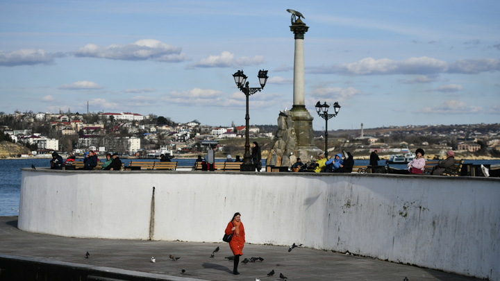 Никаких опасных предметов под авто у здания Заксобрания Севастополя не найдено - Новости на Вести.ru