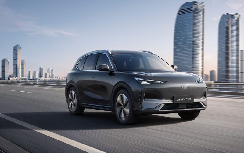 Новые внедорожники, возвращение Audi TT и уничтожение Tesla: итоги недели