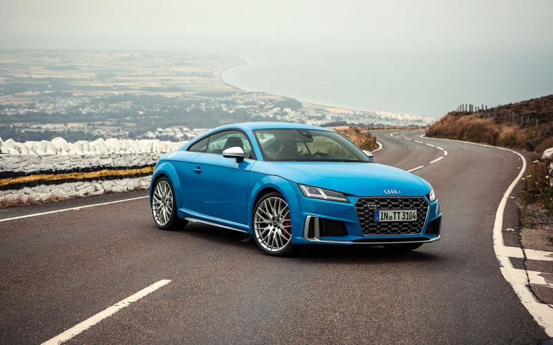 Новые внедорожники, возвращение Audi TT и уничтожение Tesla: итоги недели