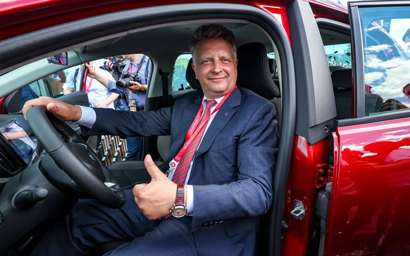 Новые знаки, козыри Lada Iskra и возвращение автобрендов: итоги недели