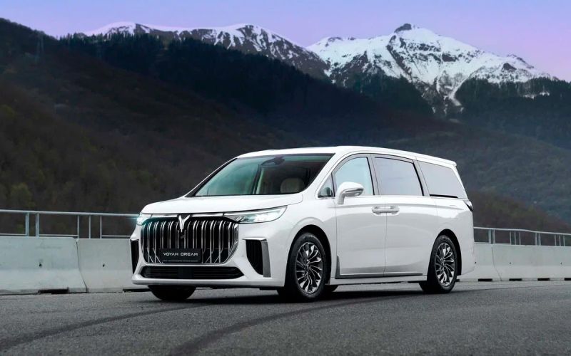 Новый Hongqi HQ9 и его четыре конкурента в России
