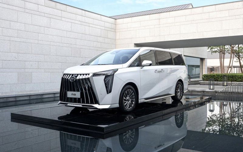 Новый Hongqi HQ9 и его четыре конкурента в России