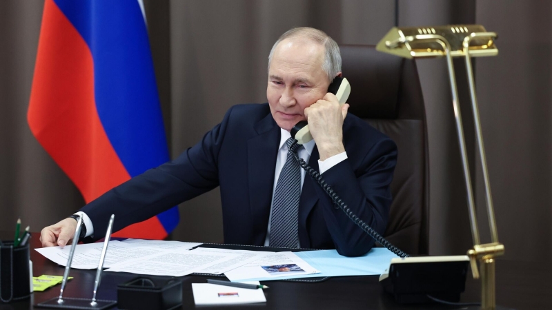 Путин провел телефонный разговор с эмиром Катара