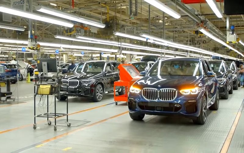 
            «Рольф-кар», тюрьма за дрифт и платные парковки в МО: итоги недели
        