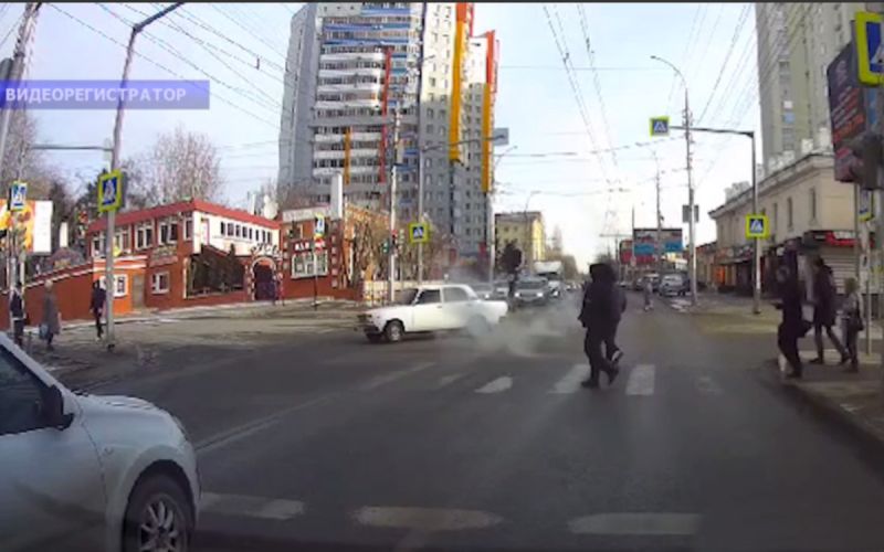 
            «Рольф-кар», тюрьма за дрифт и платные парковки в МО: итоги недели
        