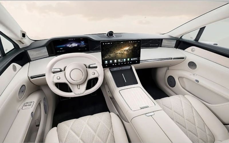 
            Самые ожидаемые новинки автосалона в Шанхае — 2025. Они приедут в Россию
        