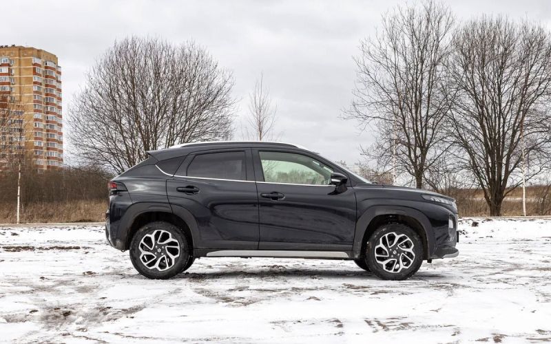 
            Тест нового Suzuki Fronx. Кроссовер, который прикинулся бюджетником
        