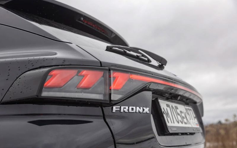 
            Тест нового Suzuki Fronx. Кроссовер, который прикинулся бюджетником
        