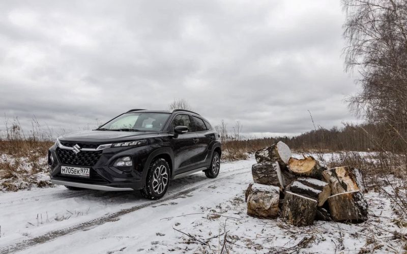 
            Тест нового Suzuki Fronx. Кроссовер, который прикинулся бюджетником
        