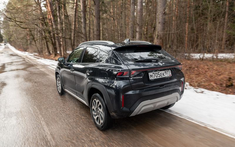 
            Тест нового Suzuki Fronx. Кроссовер, который прикинулся бюджетником
        