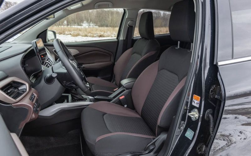 
            Тест нового Suzuki Fronx. Кроссовер, который прикинулся бюджетником
        