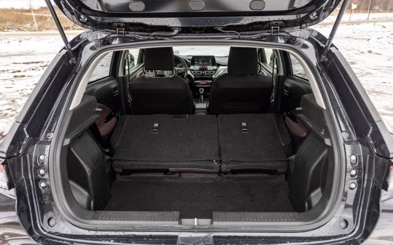 
            Тест нового Suzuki Fronx. Кроссовер, который прикинулся бюджетником
        