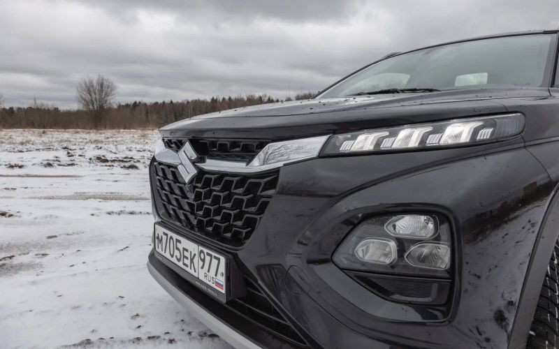 
            Тест нового Suzuki Fronx. Кроссовер, который прикинулся бюджетником
        