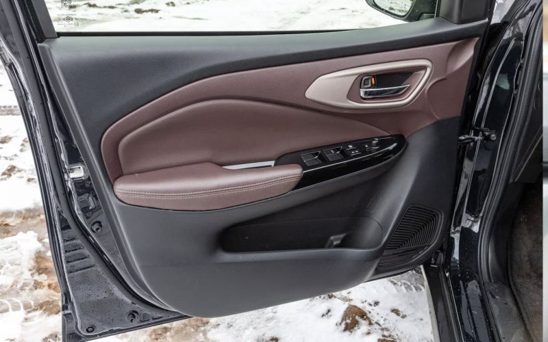 
            Тест нового Suzuki Fronx. Кроссовер, который прикинулся бюджетником
        