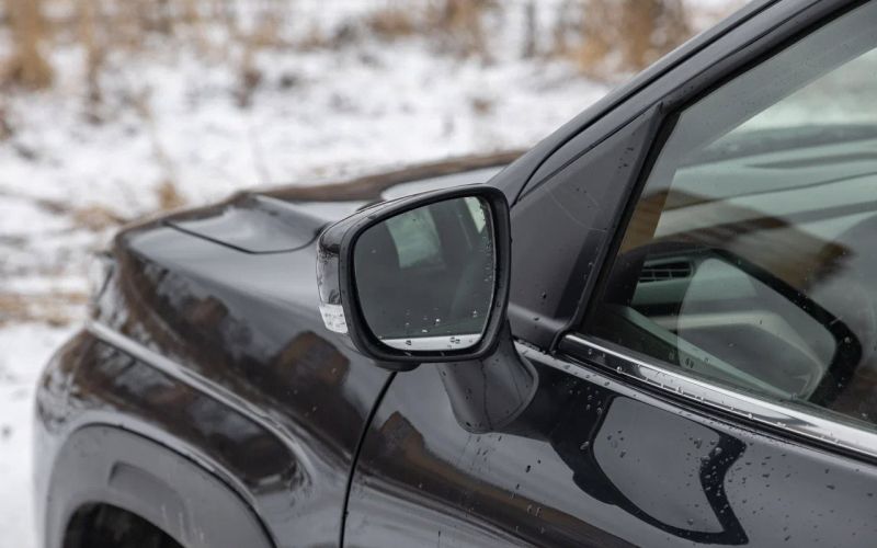 
            Тест нового Suzuki Fronx. Кроссовер, который прикинулся бюджетником
        