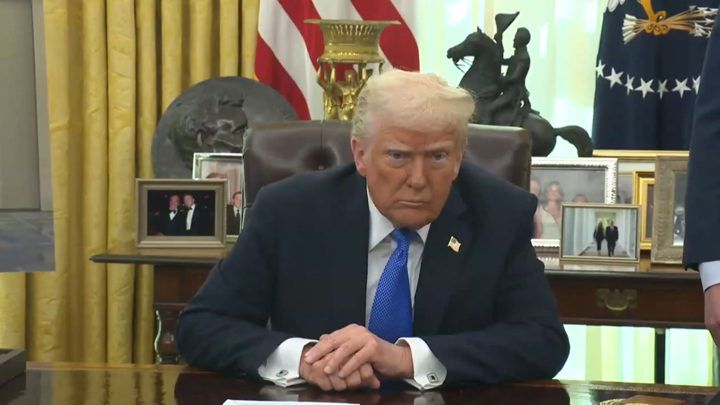 Трамп заявил, что не будет увольнять чиновников из-за скандала с утечкой - Новости на Вести.ru