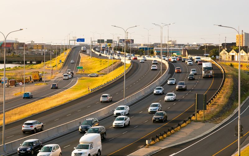 В каких странах левостороннее движение и почему