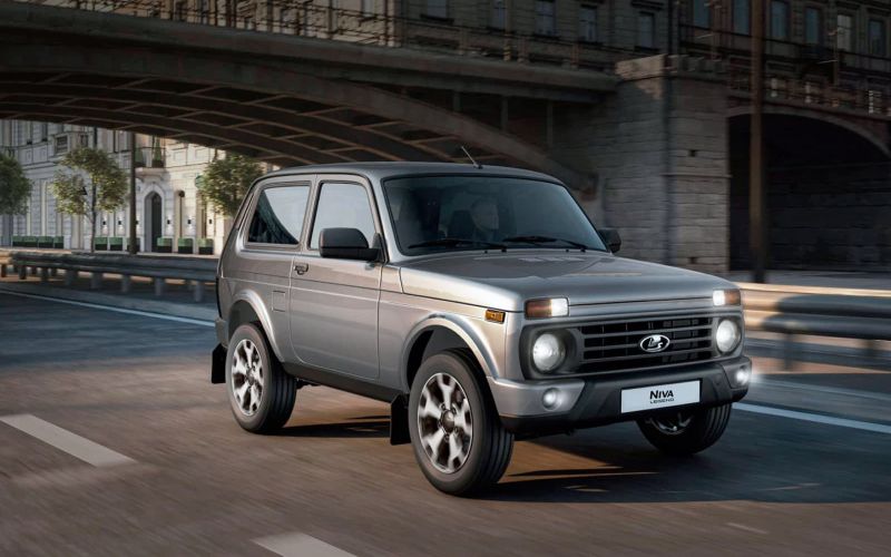 
            В России стали отказываться от кроссоверов. Топ-5 аутсайдеров
        