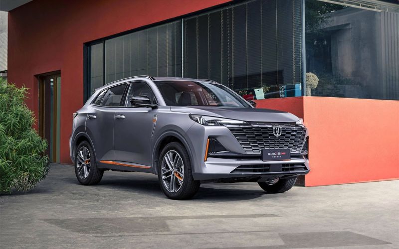 
            В России стали отказываться от кроссоверов. Топ-5 аутсайдеров
        