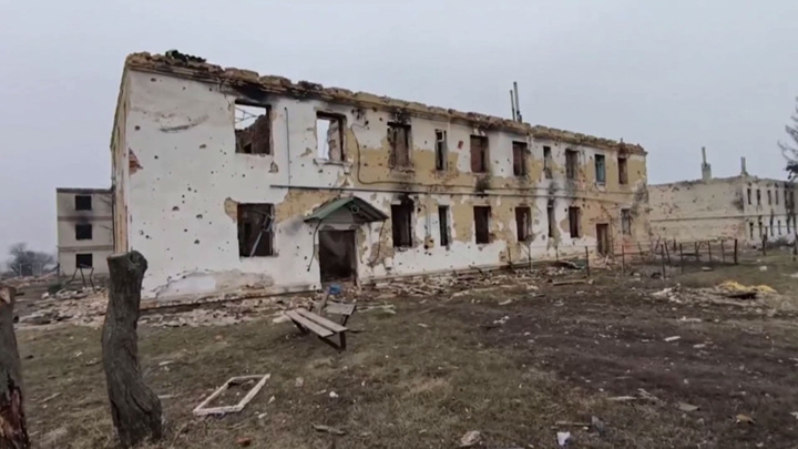 Жители Казачьей Локни рассказали о зверствах боевиков ВСУ - Новости на Вести.ru